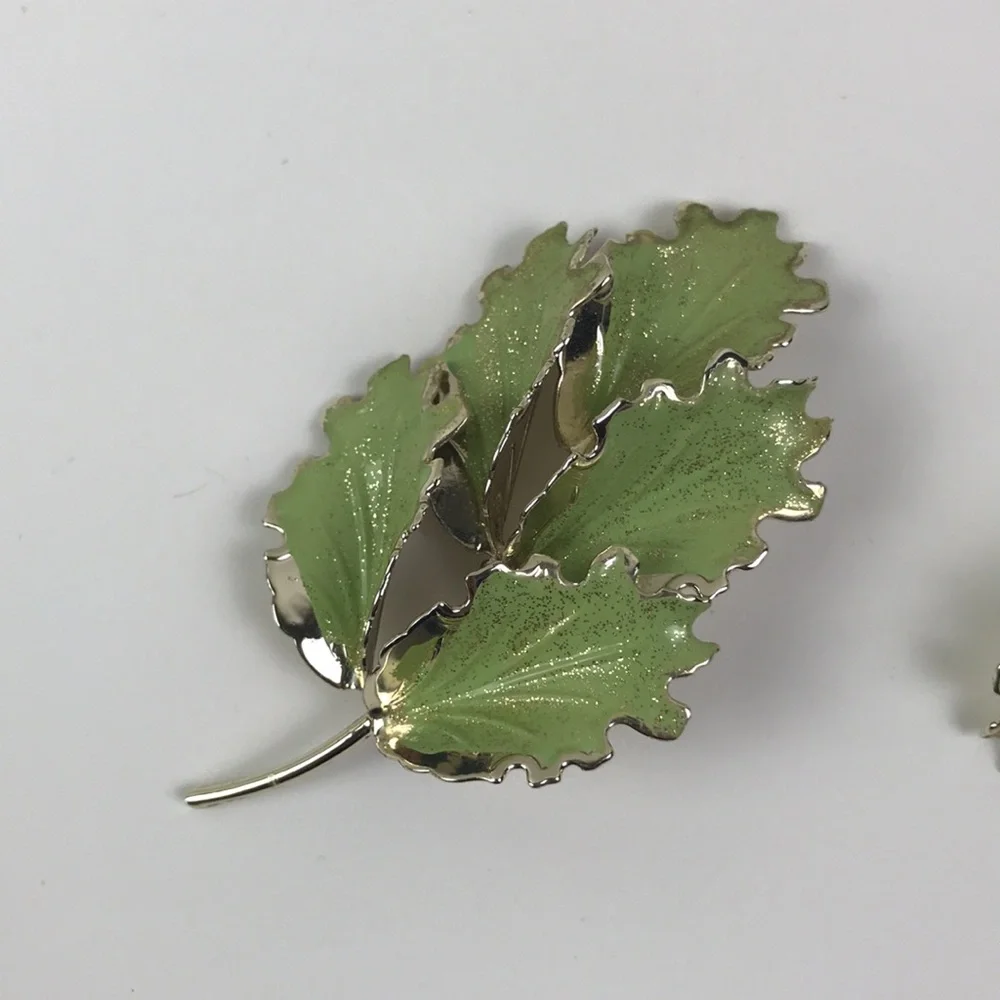 Vintage Leaf Brooch & Matching Clip On Earrings